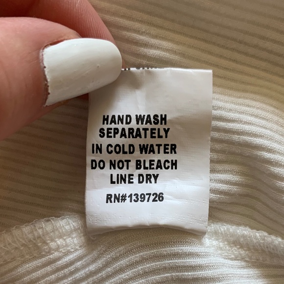 Cropped white turtleneck - Picture 4 of 5